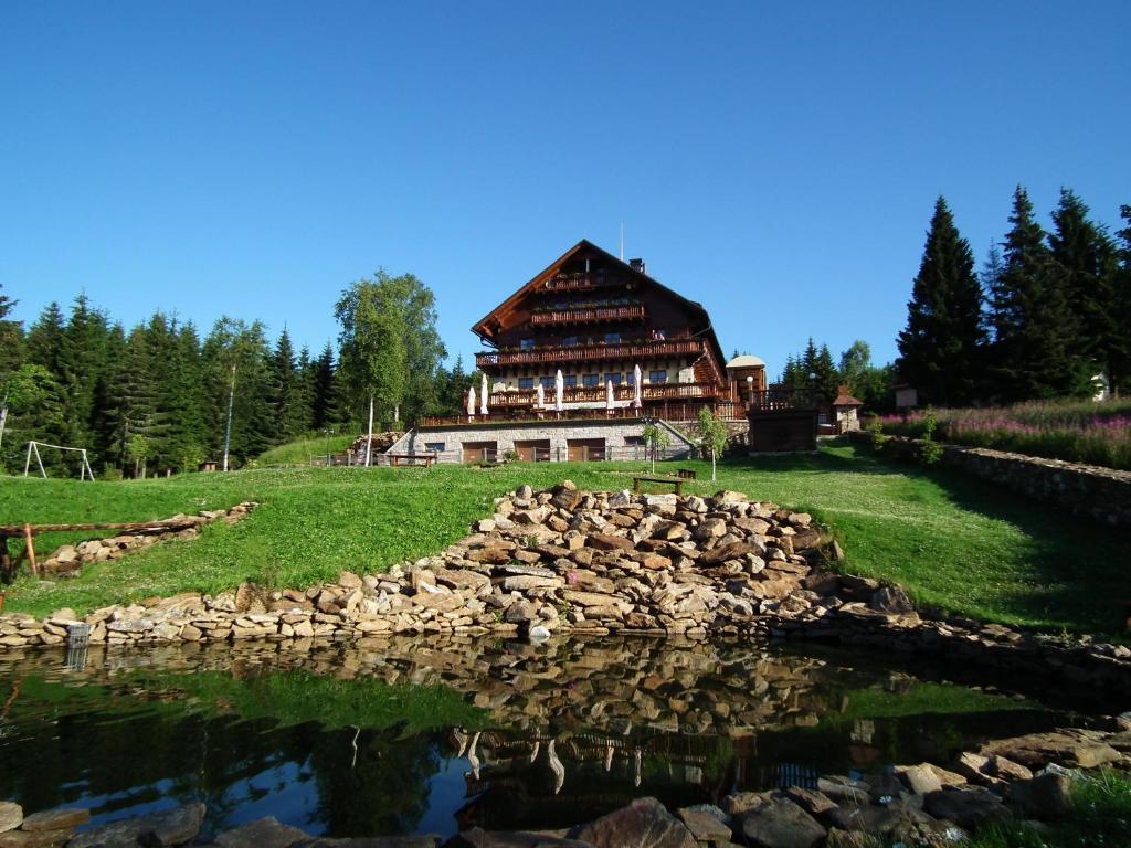 Hotel Alpska Vyhlidka Kvilda Exterior photo